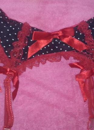 Сексуальний пояс для панчіх