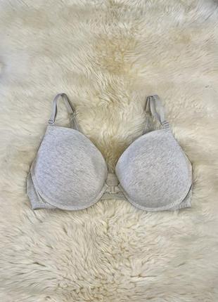 Бюстгальтер з пуш-апом
