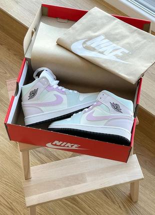 Женские кроссовки nike air jordan 1 mid pink 37-38-404 фото