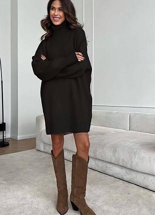 Базовое теплое платье свободного кроя из теплой и качественной ткани, которая очень...