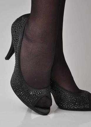 Чорні шикарні туфлі donna london