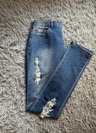 Молодіжні рвані джинси. джинси жіночі. рваные джинсы