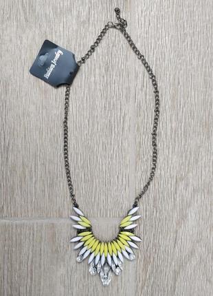 Подвеска с желтыми камнями