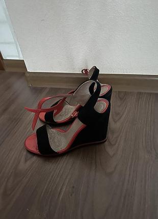 Шкіряні босоніжки