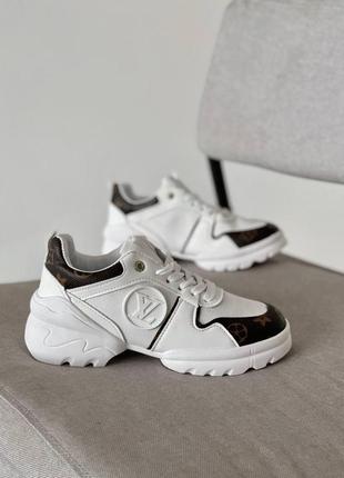 Білі кросівки під бренд з еко-шкіри+ еко-замш