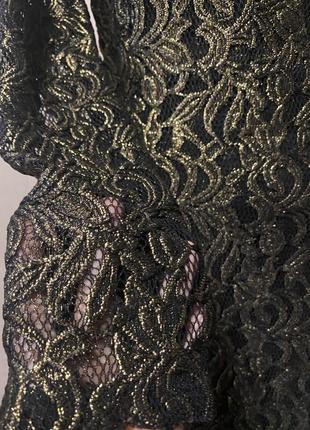 Платье миди кружево чёрное золотое с вырезом4 фото