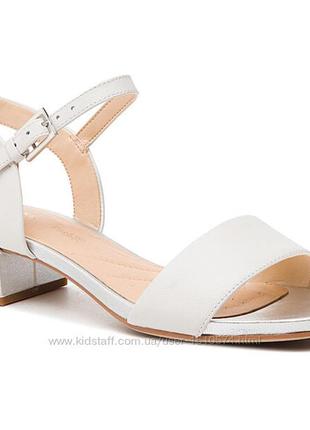 Р. 38, 41 clarks шкіряні босоніжки оригінал