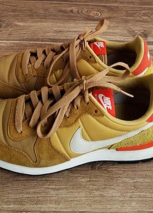 Nike hotsell internationalist 38