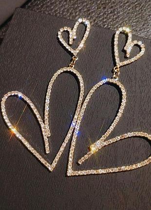 Серьги серёжки кольца  в форме сердца камнях гвоздики хит тренд в стиле 90 х и 2000х сердечко сердечки