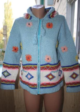 Яркий теплый оригинальный свитер 60% шерсть ламы