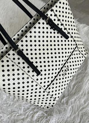 Оригінальна сумка шопер guess чорно біла в горошок5 фото