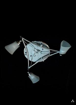 Люстра на 3 лампы с поворотными плафонами