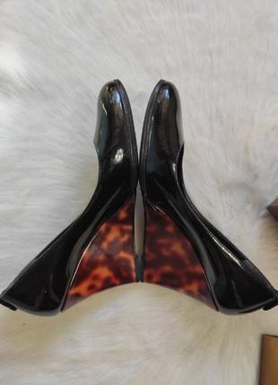Черные натуральные кожаные лаковые туфли лодочки на разноцветной танкетке оригинал gucci7 фото
