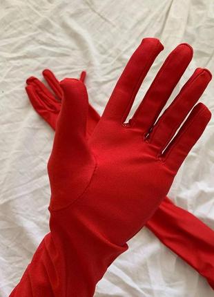 Перчатки красные атлас атласные винтаж винтажные длинные высокие выше локтя оперные ретро4 фото