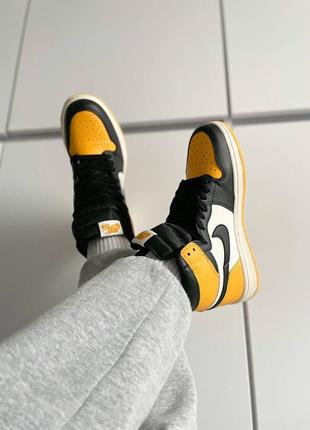 Женские высокие кожаные кроссовки nike air jordan 1 yellow/black#найк4 фото