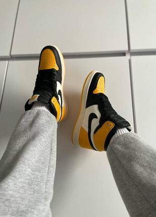 Женские высокие кожаные кроссовки nike air jordan 1 yellow/black#найк2 фото