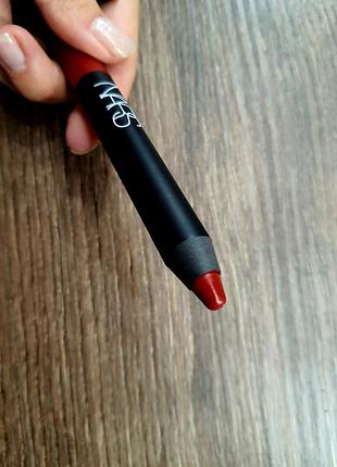 Матовая помада карандаш nars