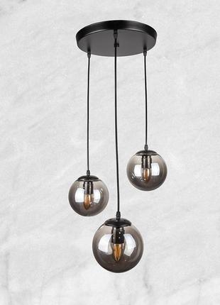 Люстра на три чорних кулі