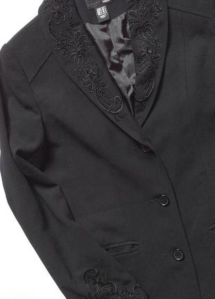 Красивейшее тонкое черное пальто с вышивкой h&m,5 фото