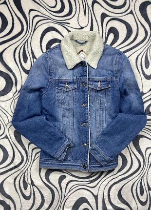 Женская джинсовая куртка