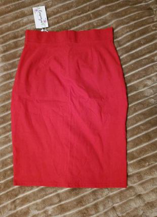 Жіноча спідниця червоного кольору