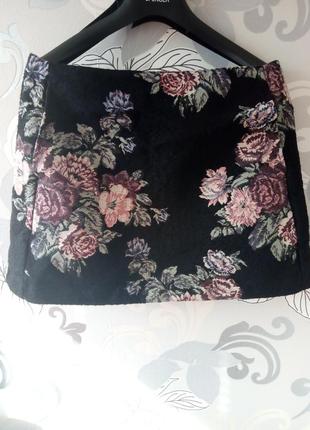 Черная короткая мини юбка в цветы с карманами принт цветы1 фото
