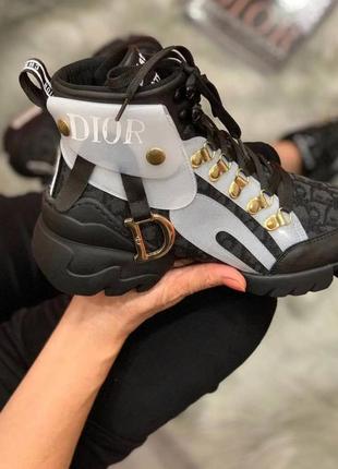 Высокие кроссовки, турция,стильная подошва, количество ограничено.