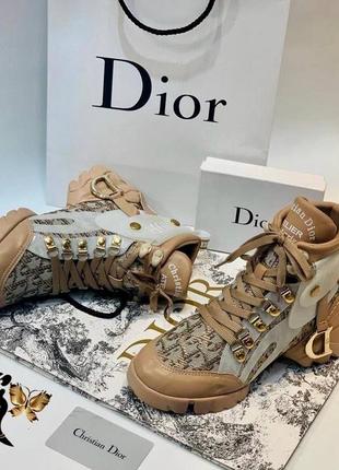 Высокие кроссовки, турция,стильная подошва, количество ограничено.