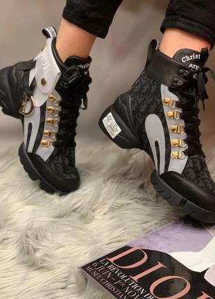 Шикарные стильные высокие кроссовки,сникерсы,бренд.