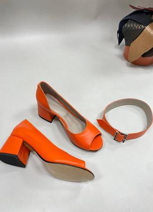 Женские туфли из натуральной кожи в ярко-оранжевом цвете3 фото