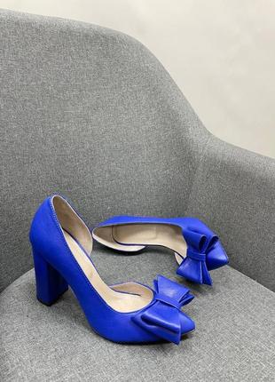Жіночі шикареі туфлі лодочки на каблуку 9см з натуральної шкіри яскраво-синього кольору( електрик)3 фото
