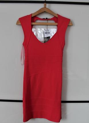 Кораловое плаття