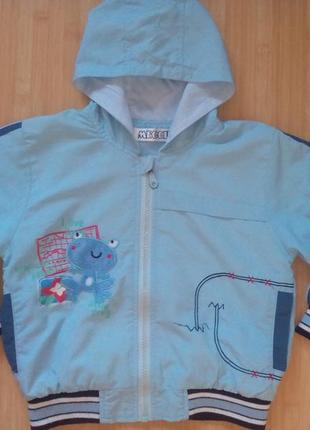 Легка курточка 4-6 років.