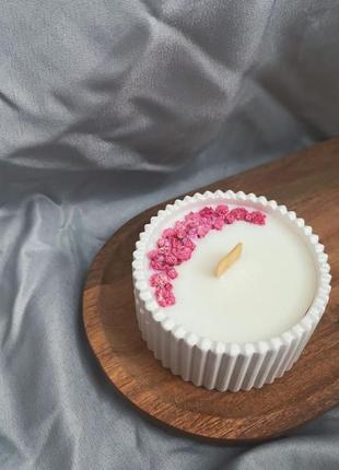 Свічка ручної роботи з рожевими квітами 💗🌺2 фото