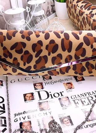 Стильная сумочка леопардовой расцветки на длинной ручке9 фото