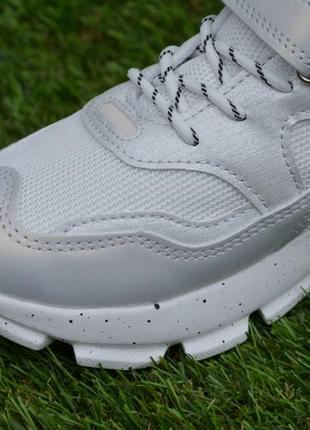 Стильні сріблясті дитячі кросівки nike jong golf р33-368 фото
