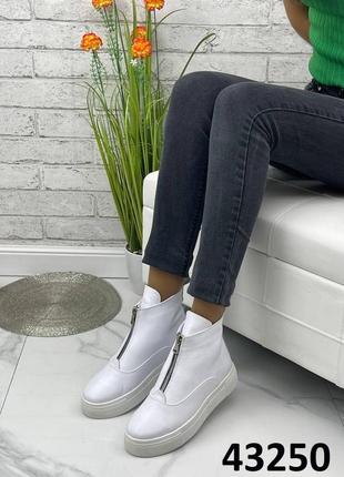 Стильні жіночі черевики на байці з натуральної шкіри та замші 😌10 фото
