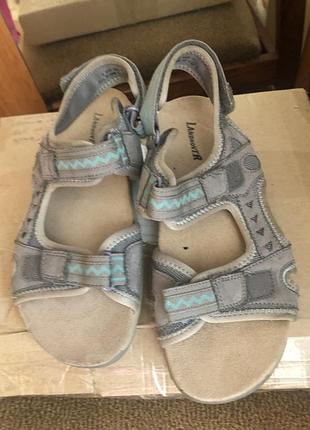 Босоніжки, сандалі, розмір 36 устілка 23,5 см, landrover.