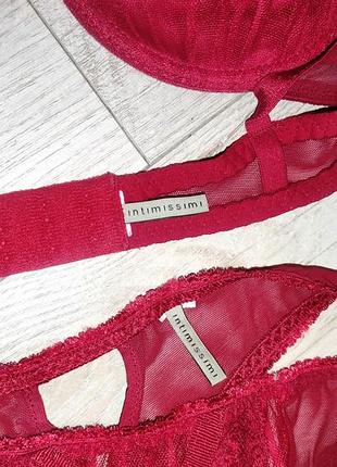 Красивый комплект нижнего белья