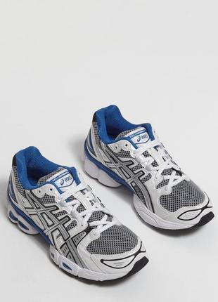 Кроссовки asics оригінал1 фото