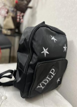 Стильный черный рюкзак со звездами ⭐️⭐️⭐️2 фото