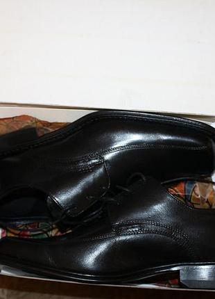 Туфлі ессо