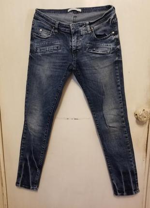 Джинсы pierre balmain.