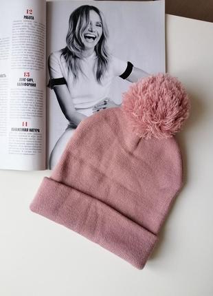 Рожева шапка біні з помпоном