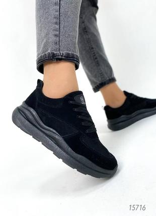 Черные женские стильные кроссовки6 фото