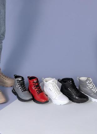 Жіночі демісезонні черевики сірого кольору6 фото