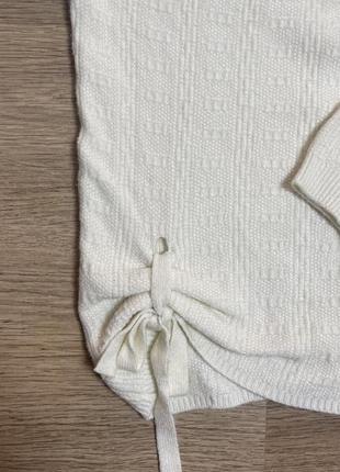Светр білий