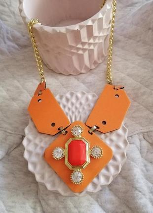 Оранжевое колье
