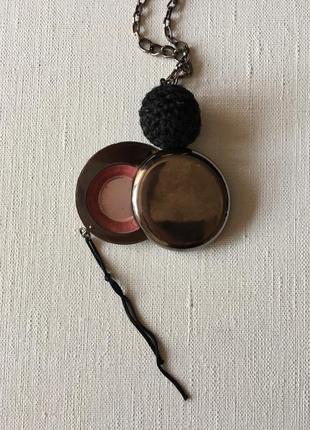 Подвеска с блеском для губ. оригинал