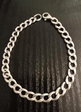 Срібний браслет.